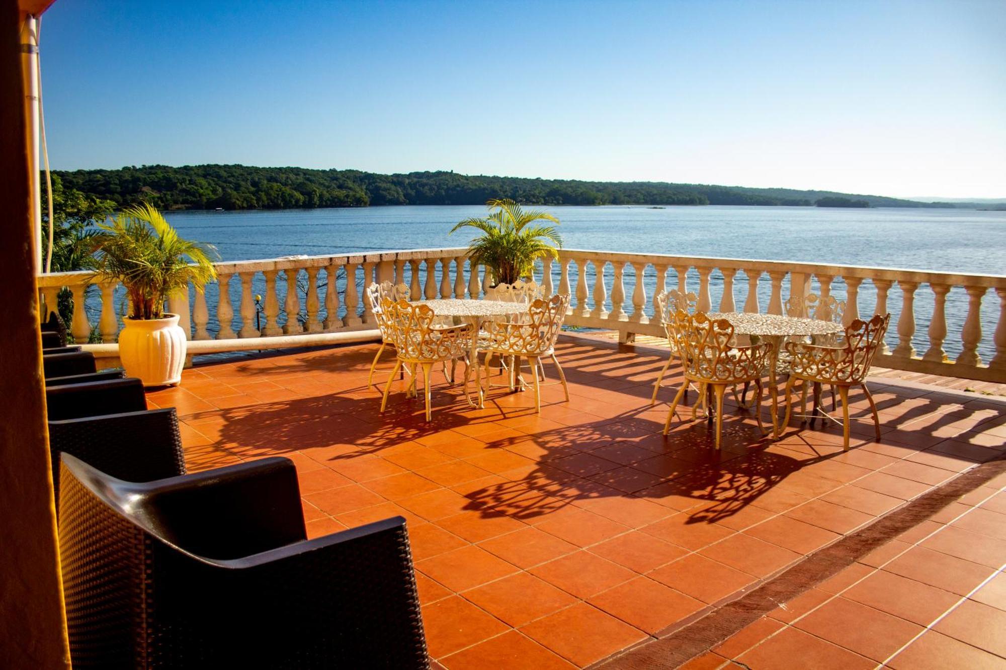 Hotel Villa Del Lago Flores Exterior foto